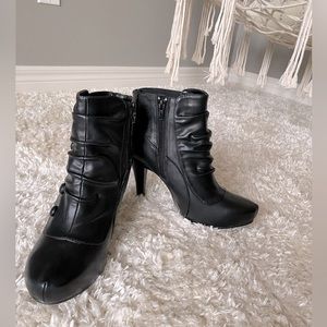 Black ankle boot - size 7.5
